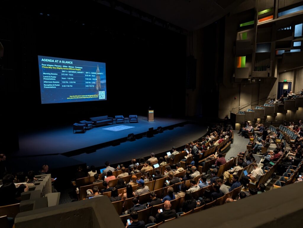 ビッグネームが集う Plenary 会場の大ホール